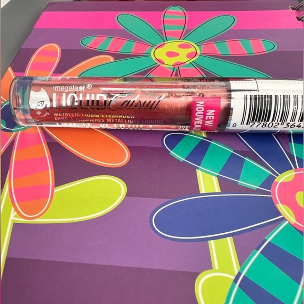 WET N WILD liquid catsuit eye shadow